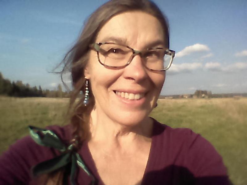  Marianne laitumella, på betet, in the field
