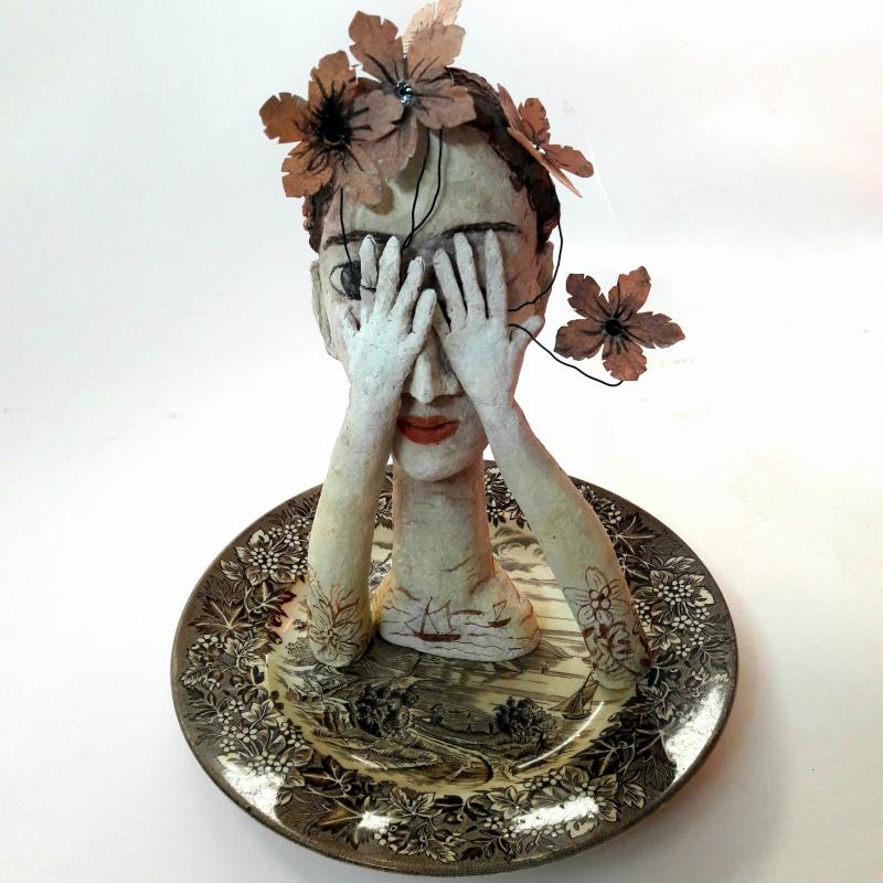 Heli Tuhkanen
Jag andas fortfarande / Yhä hengitän / I still breathe
mixed media / sekatekniikka / mixed media 
34 x 28 x 28 cm
2019