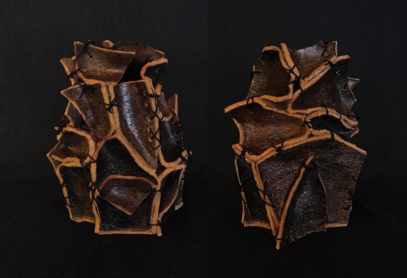 Konstläder, 2024. Stengods, underglasyr, bomullstråd. 21x14x14 cm