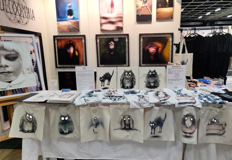 Oil paintings, handmade t-shirts and tote bags at Habitare Messut