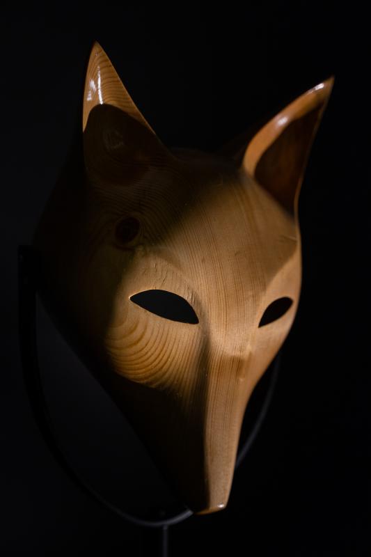Same Eyes We Have.
Room installation. Poetry, mirror, light, wooden mask.