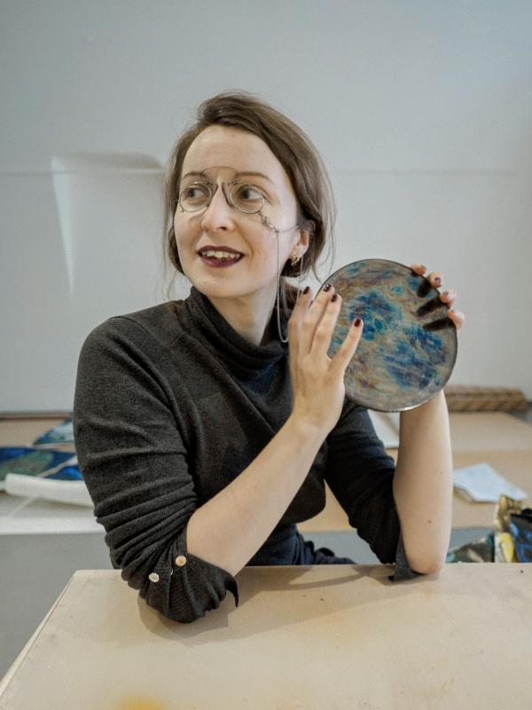 Laura Lowe, artist portrait, Photography: Otto Lowe
