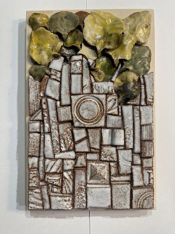 Syysunelmia, keramiikkareliefi, 27x18cm, Joonas Vähäsöyrinki, 2024   Kuva Joonas Vähäsöyrinki