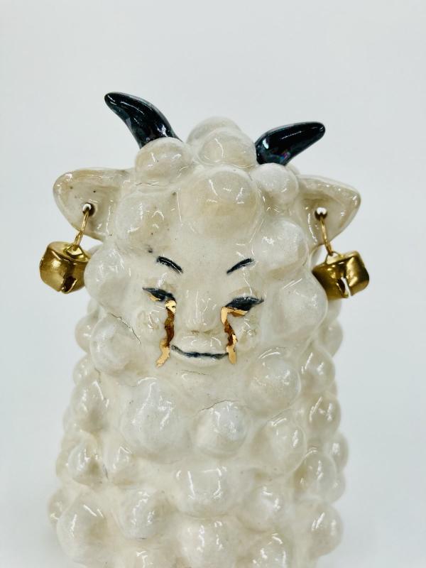 Eunice Sanchez, Bacabee,  15 x 7 cm, 2023 