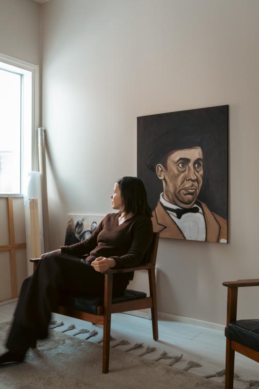 Ei kiinnosta pätkääkään, (2026) akryylimaalaus, 80x100cm, Emilia Koskelo