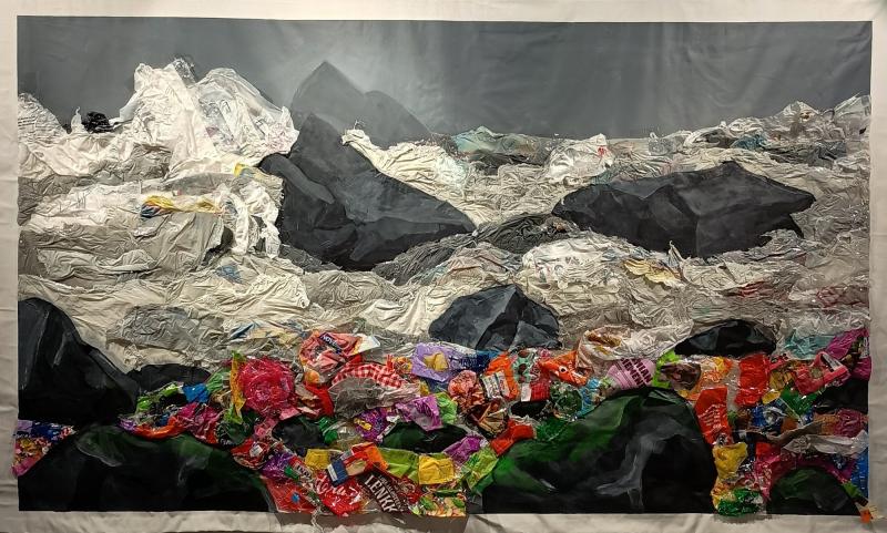 Myrskymeri I, 140 x 240 cm, jätemuovi- akryylimaalaus, 2025