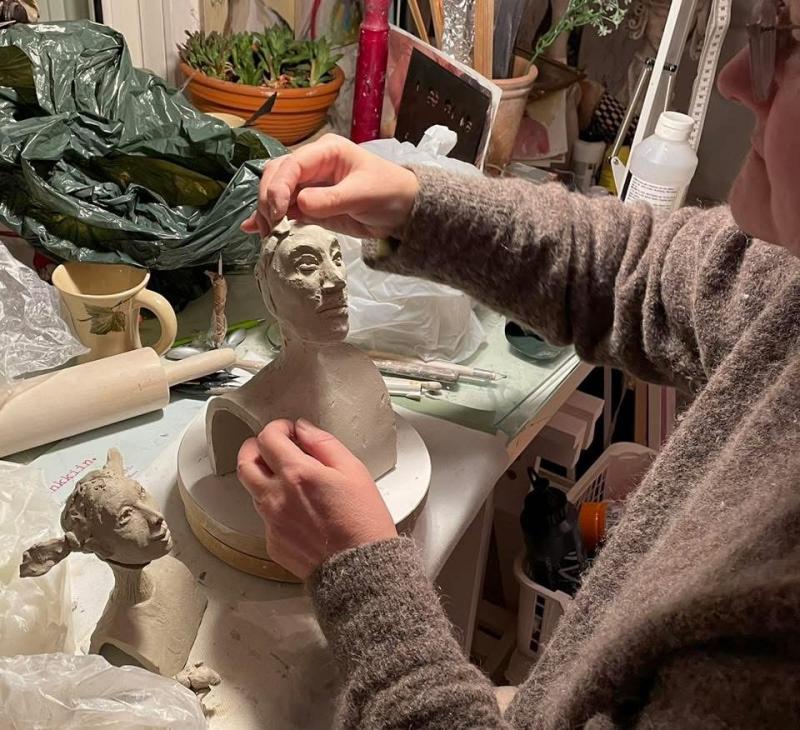 Auli kehittelee uusia pienoisveistoksia 2026