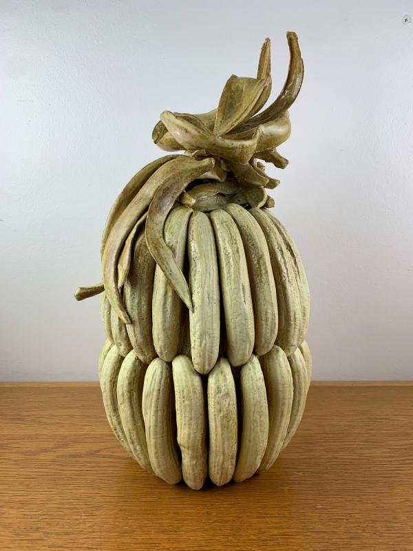 I ate too much banana, can you rub my belly baby?
2025
käsinrakennus
lasitettu kivitavara
48x25x25cm