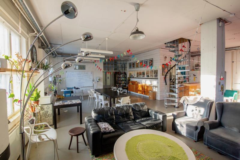 Meijeri salen där sker möten, gemensamma luncher, workshop, artist talks