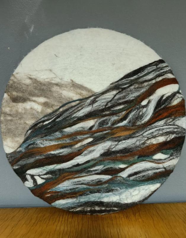 Noora Savolainen, tilaustyö,  huovutus, 2024