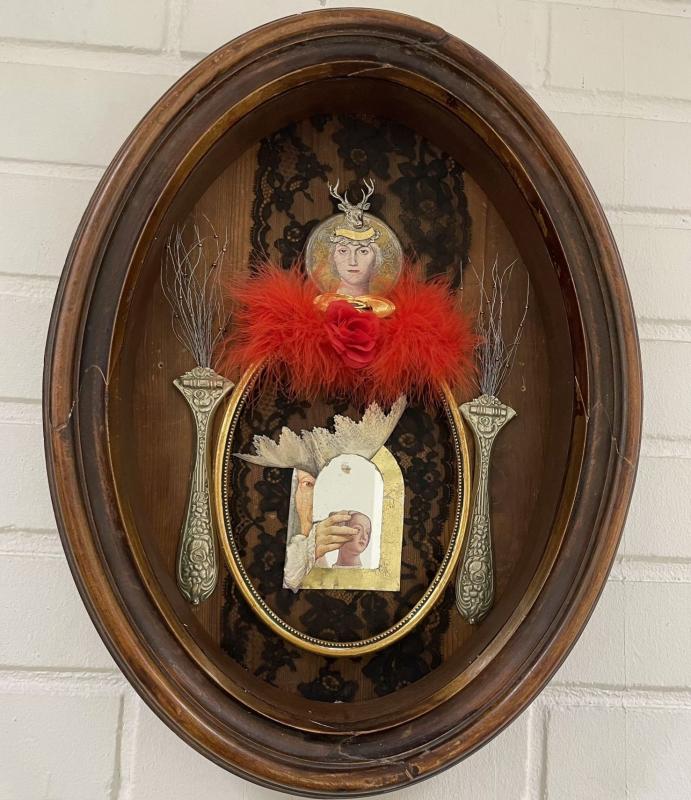 Mari Vallemaa, Palvottujen pyhimys, kollaasi, 50cm x 39cm x 7cm, 2025