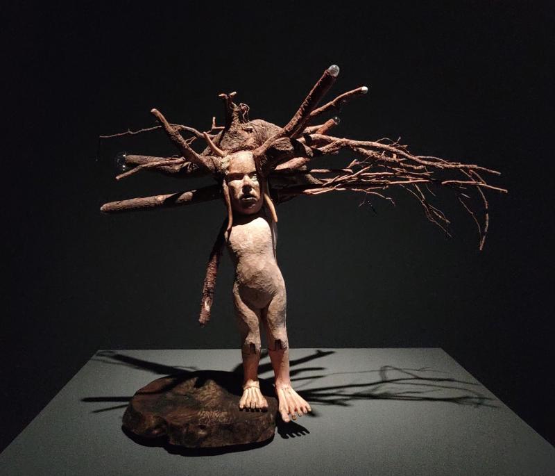 MERENNEITO, 2023, puu, lasi, luu, sarvi, 55 x 70 x 60cm.