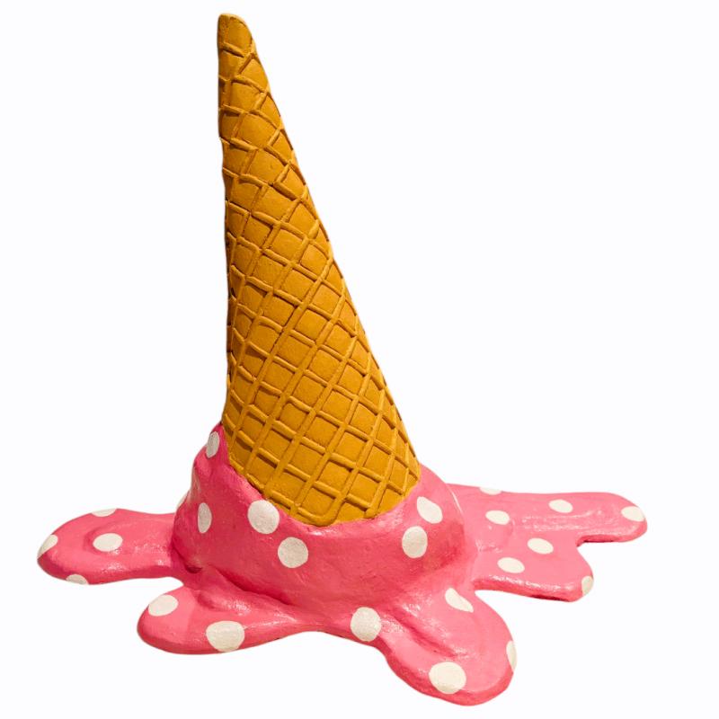 "Sweet Pop" 2025 Keramiikka 33 x 43 x 30 cm