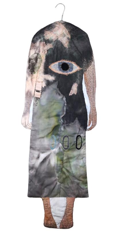 Meduusa 2025, Muste, akryyli, vesipetsi, käsinkirjonta, kierrätyskankaat ja vaatteen osat105 cm x 40 cm
