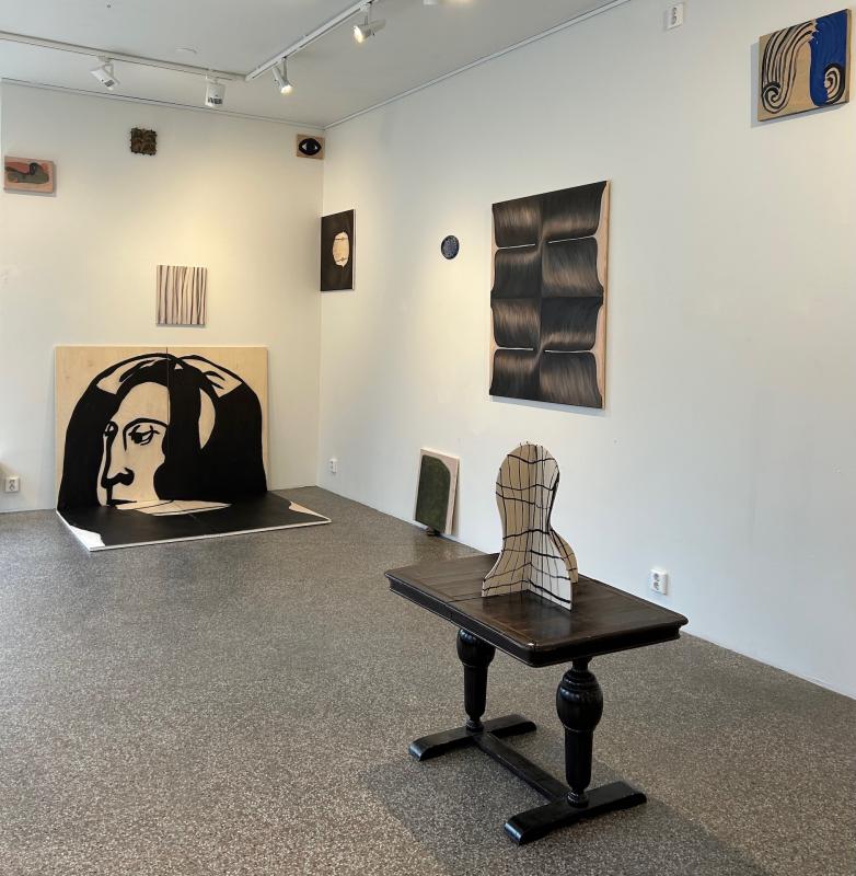 Kuva yksityisnäyttelystäni Löydöksiä, Taidekeskus Idässä, 2023