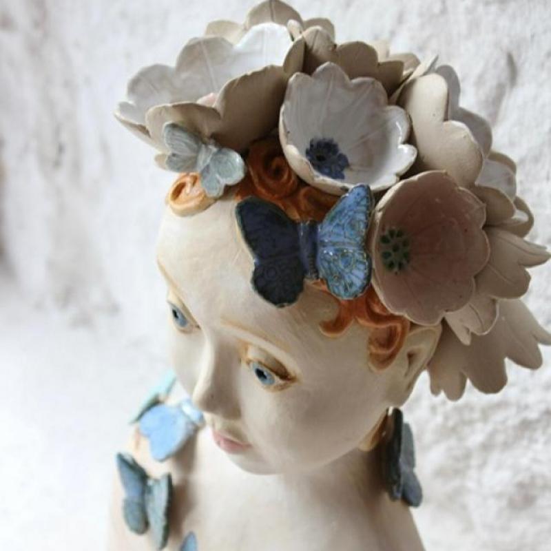 Tyttörukka Handgjort keramik, käsinrakennettu keramiikka