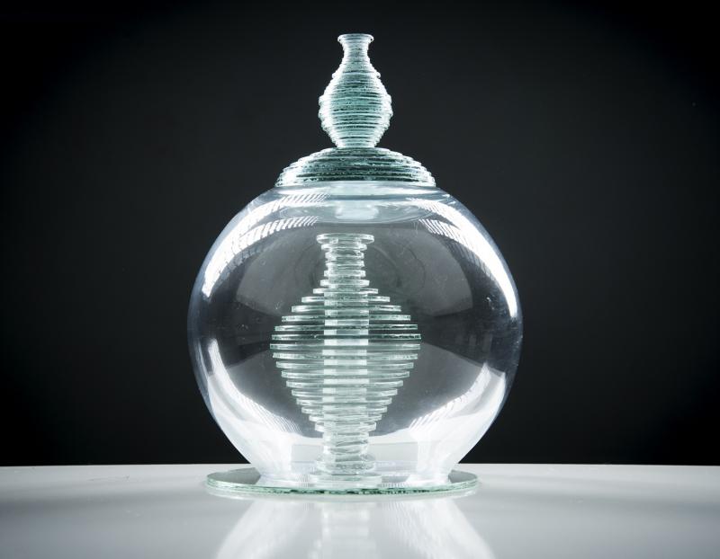 KariKuisma_GraalinMalja, lasi_30X30X30cm_2021