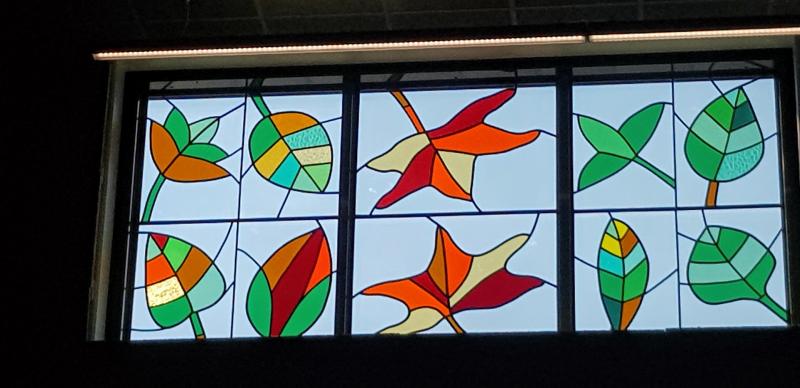 KariKuisma_LehtienTanssi_Lyijylasi_300X100cm_2023