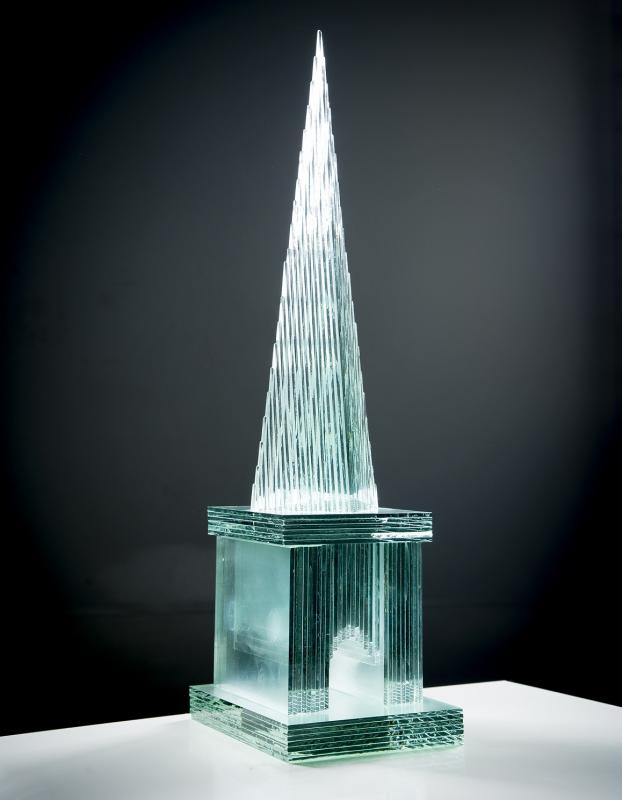 KariKuisma_RauhanMaja_Lasi:15X15X40cm_2021