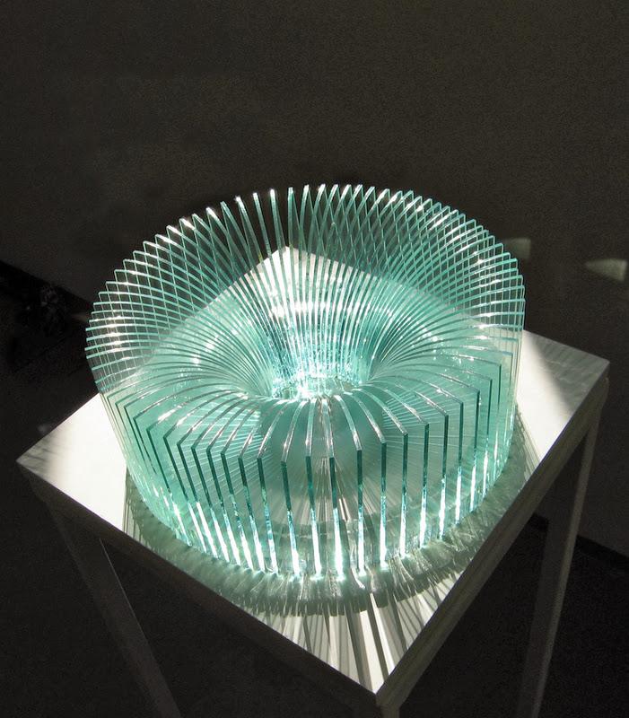 KariKuisma_Lähde_lasi_30X30X30cm_2021