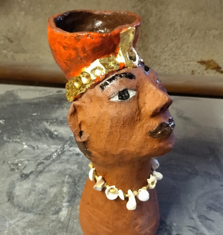 Leena Hietamies_ Queen of Saba_40 cm_keramiikka_2025