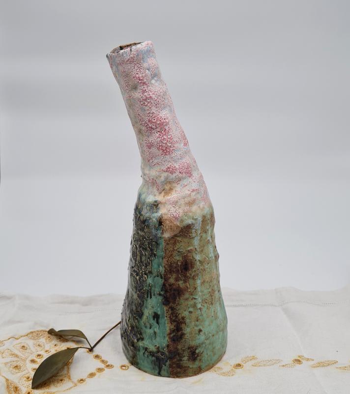 Tiina Nolte, Pullo, keramiikka, ca. 30x11 cm