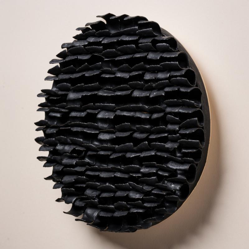 Sanna Rintalaulaja
Matt Curls
käsinrakennettu keramiikka
23,5 x 23 x 5 cm
2025