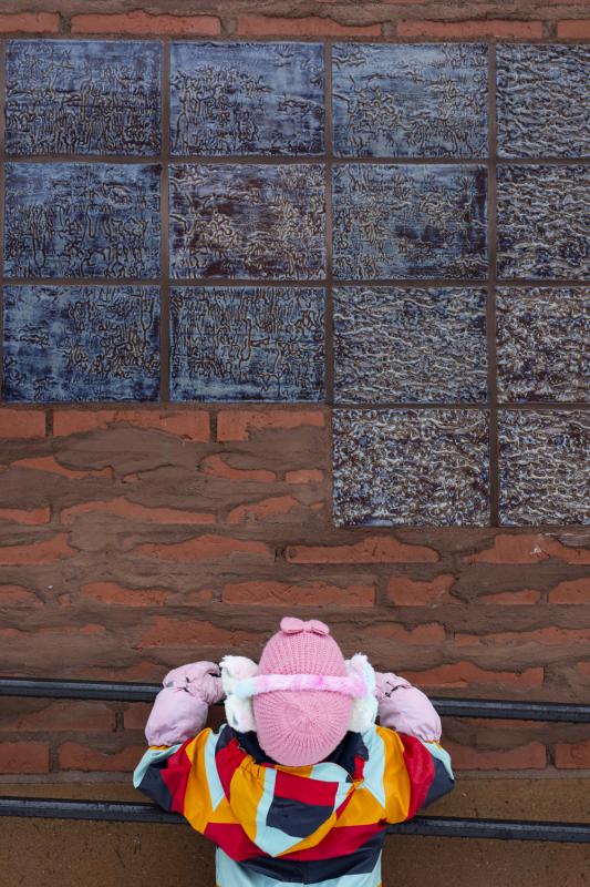 Mari Mäkiö: Painaumat, julkinen taideteos, 2024