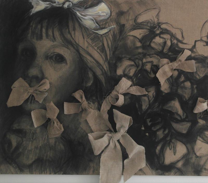 Riitta Posti, Ruususuu, hiili ja tempera kankaalle, 80 cm x 120 cm, 2022