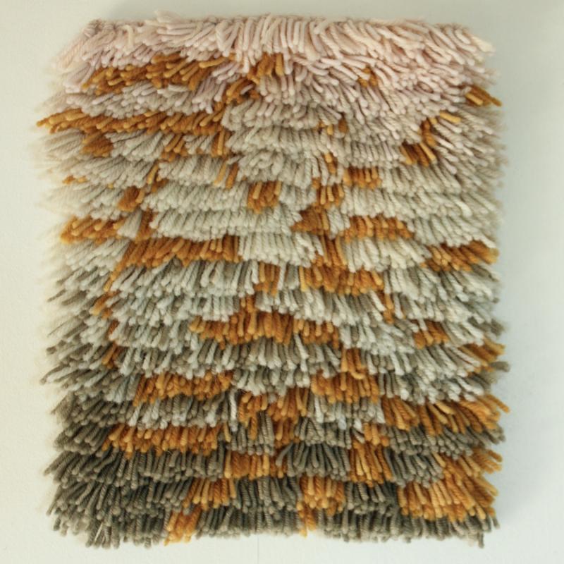 Mycelium II, 2024, 29x23 cm, handvävd rya, svampfärgat yllegarn, Sarah Råholm