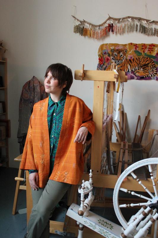 Sarah Råholm, på arbetsstudion