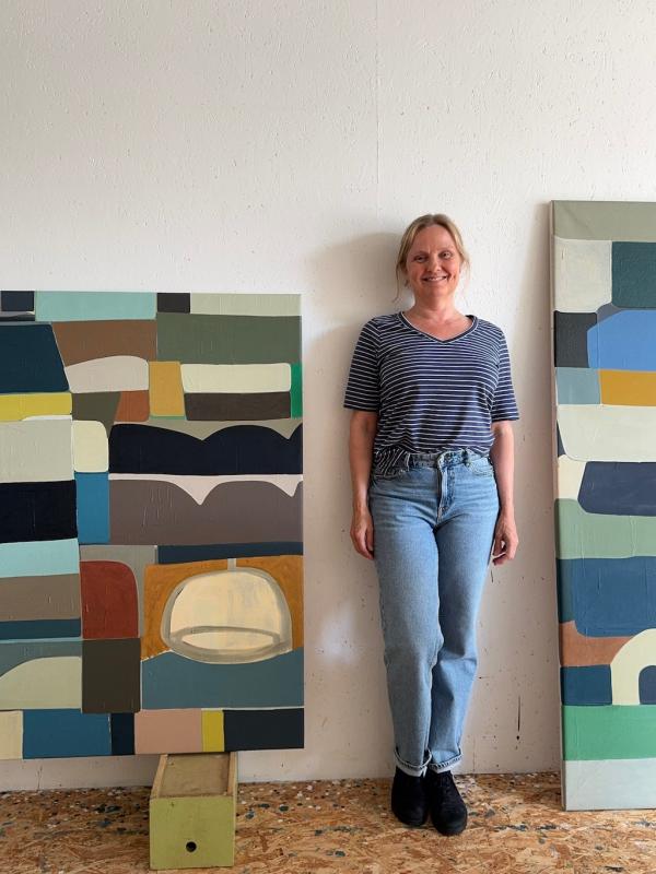 Heidi Toivainen ateljeessa