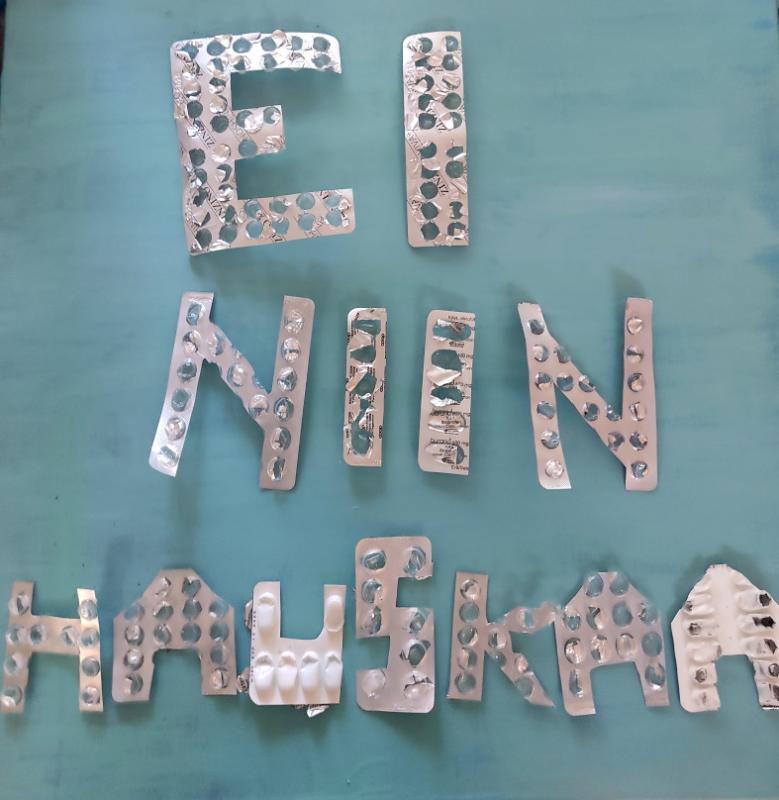 Ei niin hauskaa 2026, 50x50cm,  kollaasi