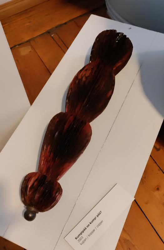 Veistos, mat. kupari   65x15cm oma tekniikka