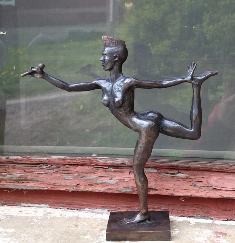 Jussi Hautaniemi_Grace_pronssi_20 cm_2023