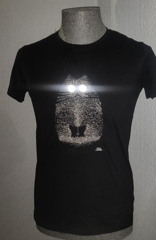 Embroidered t-shirt with reflective eyes 