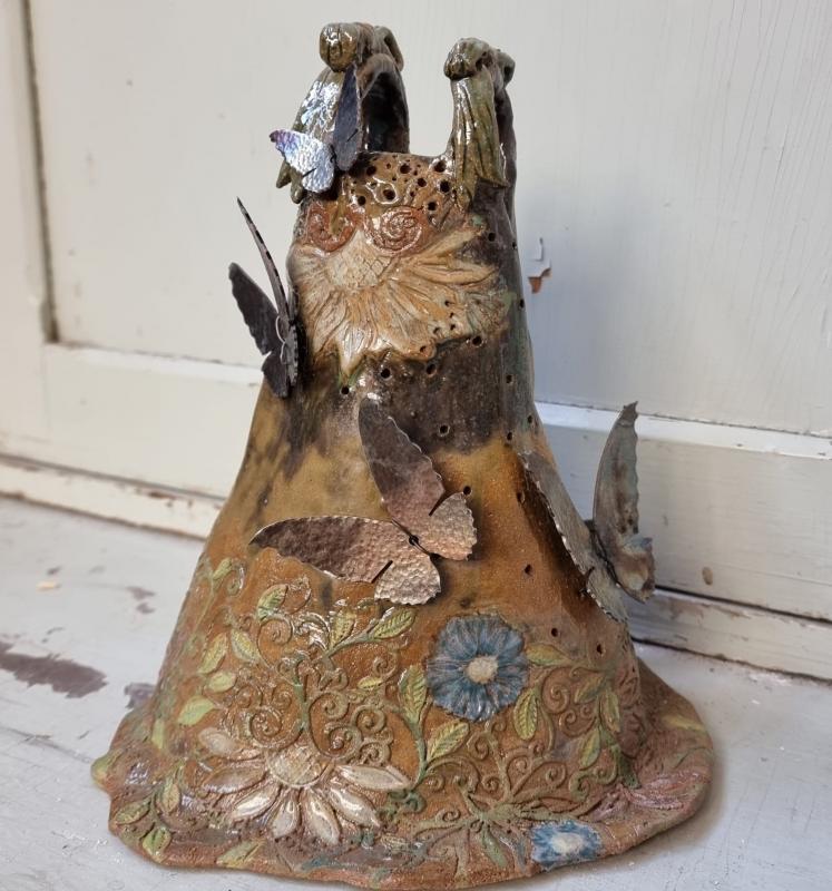 Piiamarilla_Kesämekko_keramiikka ja kupari_korkeus 20 cm_2025