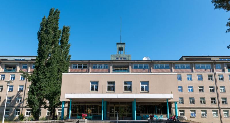 Hub Feenixin julkisivu edestä, kuva Mia Järvisalo