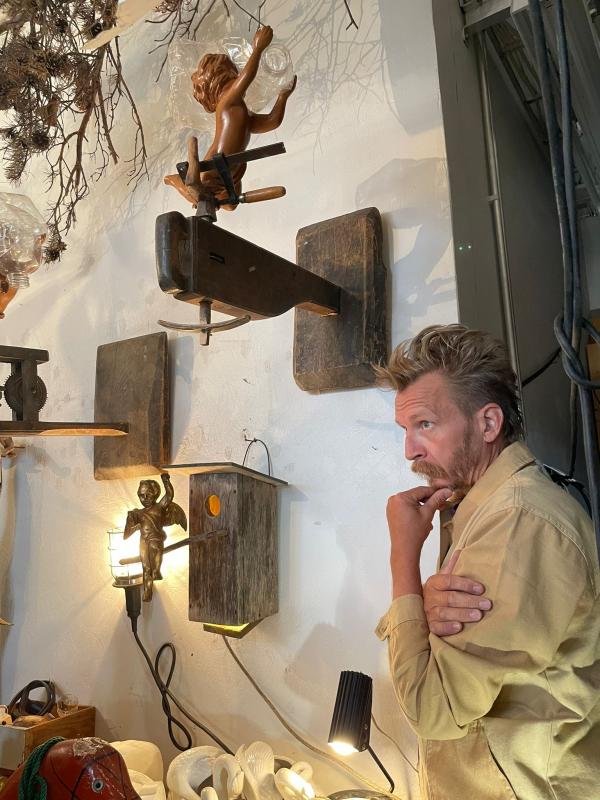 Arbetsrum / Työtilaa, Ajatteleva taiteilija 