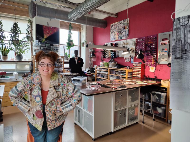 Arita Mäkelä, Taidepukimo CarniWear-studio