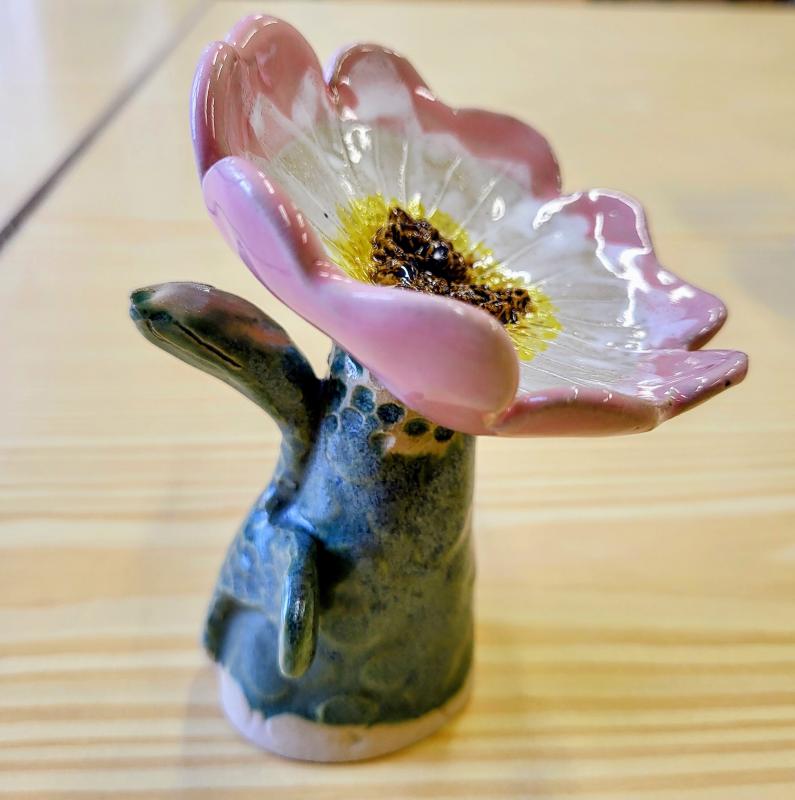 Aurinkoa päin, keramiikka