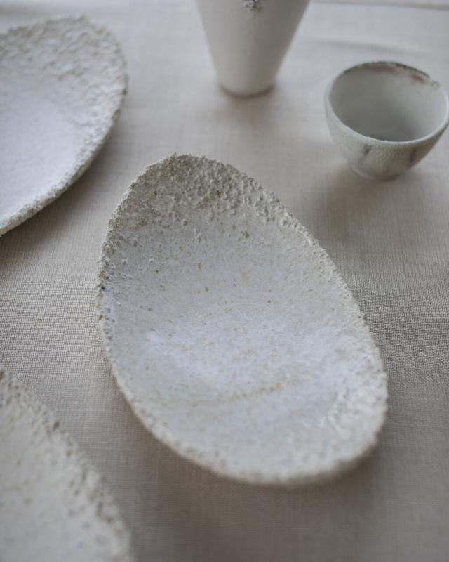 Annick Ligtermoet - 'Koivula' serving plates - Stoneware, birch ash glaze, chamotte