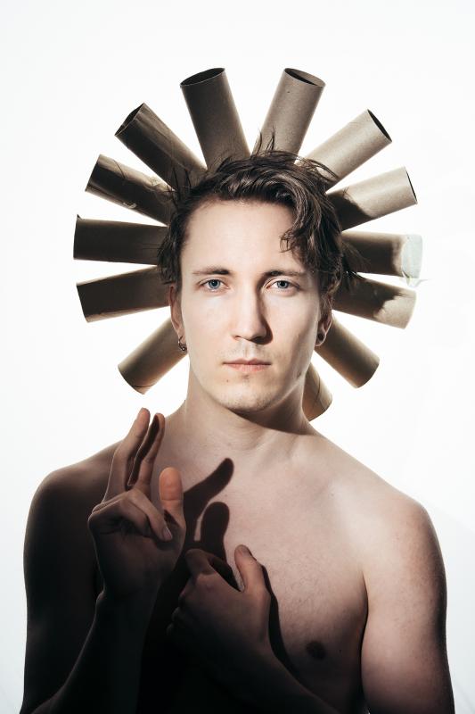 Vessapaperipyhimys - Saint of Toilet Paper - Osa teoskokonaisuudesta Quarantine - 2020