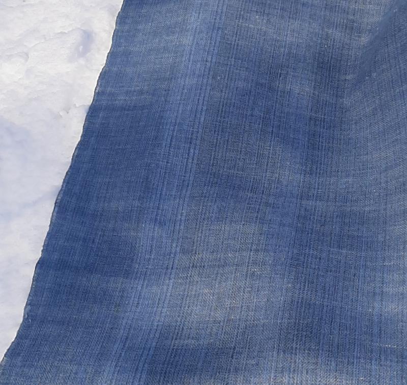 Kaitaliina "Sininen hetki"; pellava, osa värjätty indigolla, 51 x 150 cm