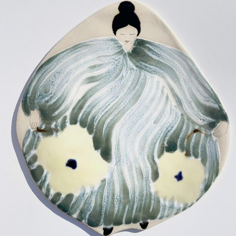 Tuuli Kalliosalo, Aaltohelma, Lasitettu keramiikka, 25 x 18 cm, 2026