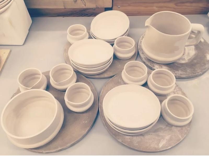 Monta astioita ennen raakapolttoa